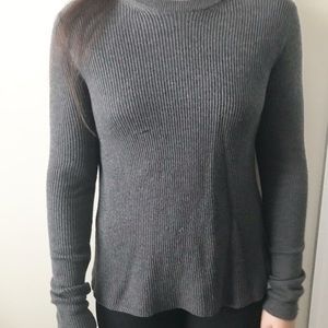 Olivaceous grey sweater